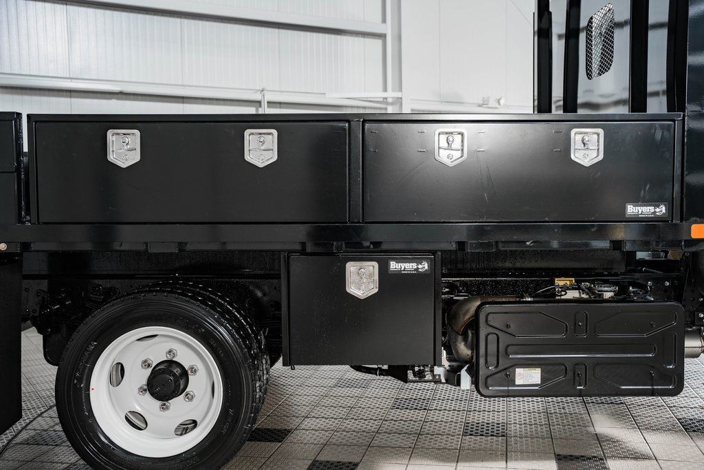 2025 Chevrolet Low Cab Forward 5500 XD  - 22995476 - 17