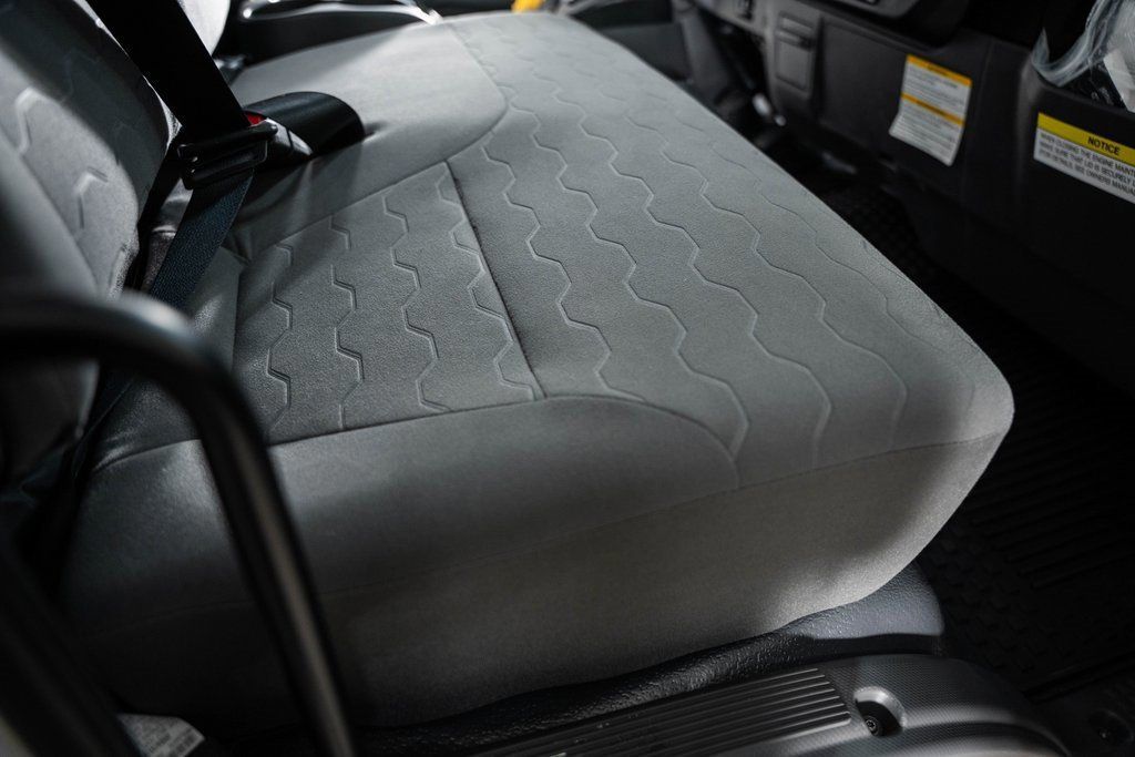 2025 Chevrolet Low Cab Forward 5500 XD  - 22995476 - 33