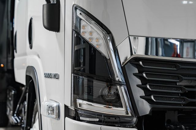 2025 Chevrolet Low Cab Forward 5500 XD  - 22995476 - 8