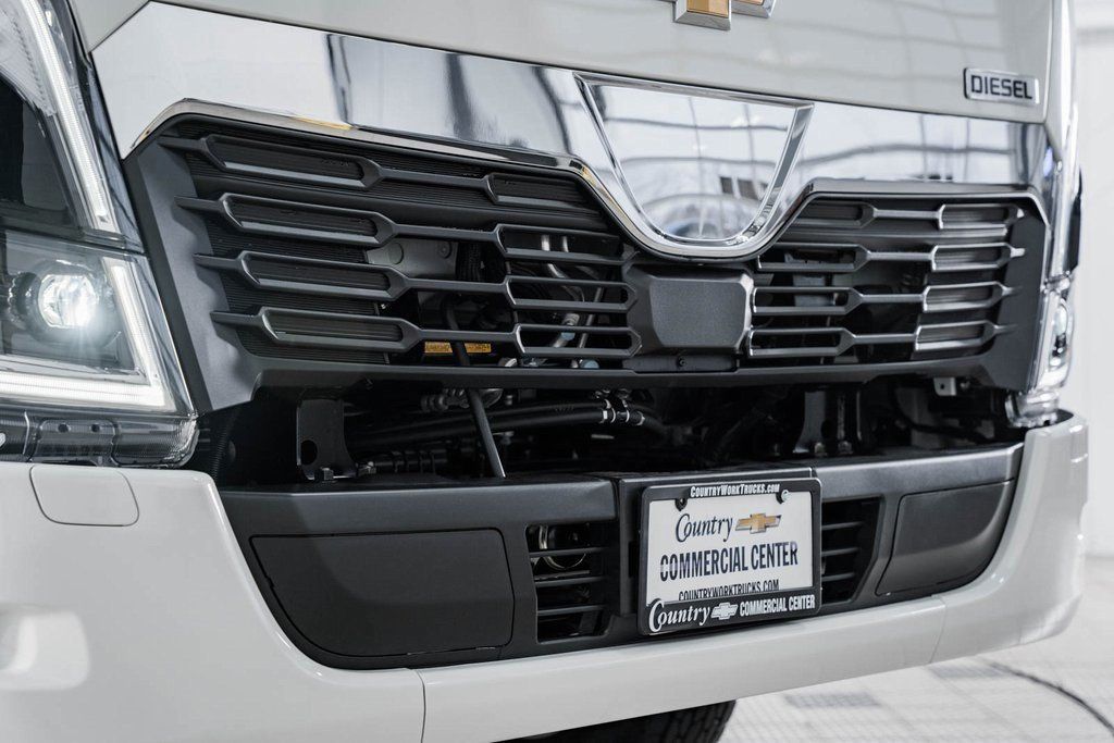 2025 Chevrolet Low Cab Forward 5500 XD  - 22995477 - 9