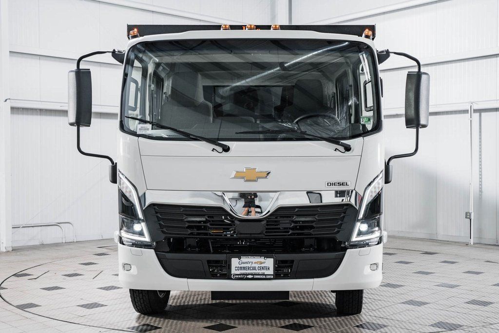2025 Chevrolet Low Cab Forward 5500 XD  - 22995477 - 1
