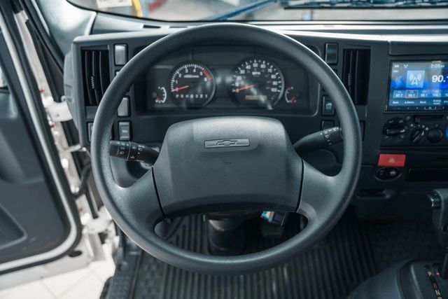 2025 Chevrolet Low Cab Forward 5500 XG  - 22868283 - 32