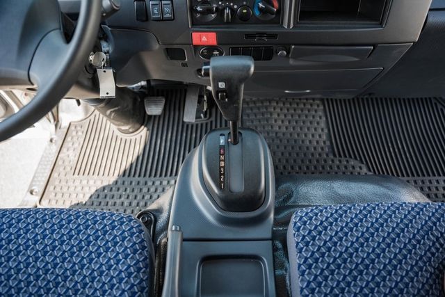 2025 Chevrolet Low Cab Forward 5500 XG  - 22993313 - 26