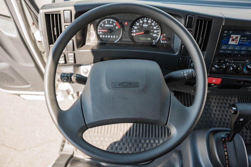 2025 Chevrolet Low Cab Forward 5500 XG  - 22993313 - 28