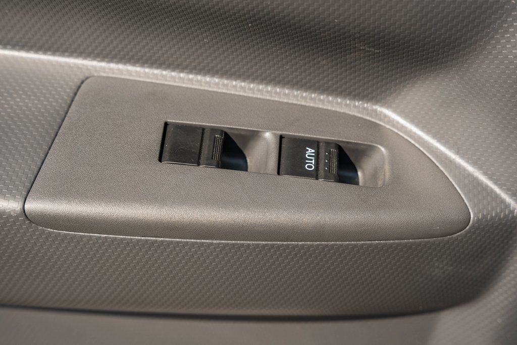 2025 Chevrolet Low Cab Forward 5500 XG  - 22993313 - 32