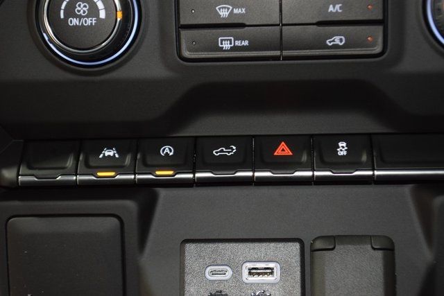 2025 Chevrolet Silverado 1500 4WD Crew Cab 147" Custom - 22878401 - 34