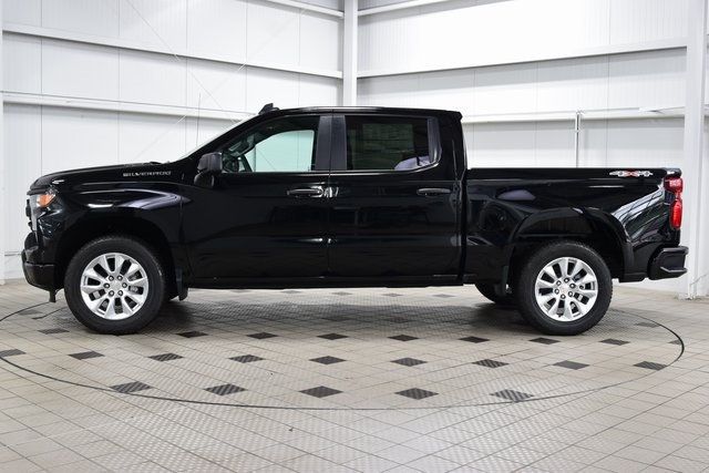 2025 Chevrolet Silverado 1500 4WD Crew Cab 147" Custom - 22882238 - 3