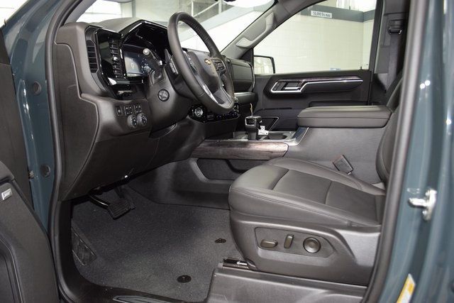 2025 Chevrolet Silverado 1500 4WD Crew Cab 147" LTZ - 22879249 - 43