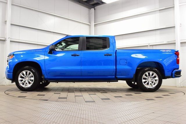 2025 Chevrolet Silverado 1500 4WD Crew Cab 157" Custom - 22871362 - 3