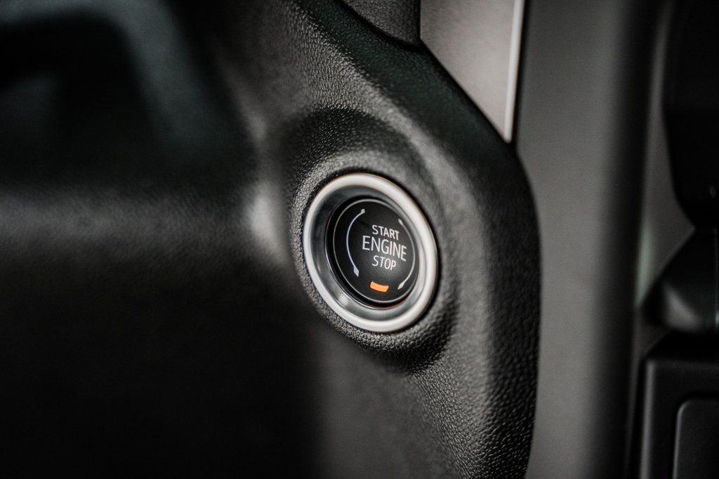 2025 Chevrolet Silverado 1500 4WD Reg Cab 126" Work Truck - 22839011 - 31