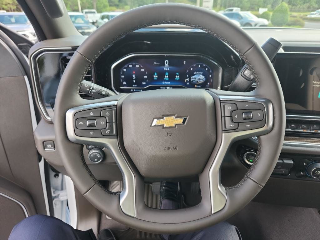 2025 Chevrolet Silverado 1500 LT - 22606947 - 14