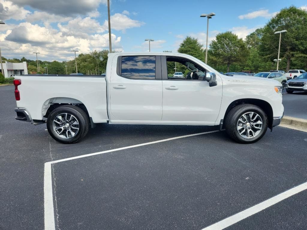 2025 Chevrolet Silverado 1500 LT - 22606947 - 3