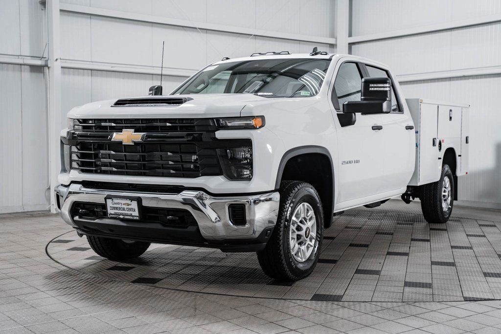 2025 Chevrolet Silverado 2500HD Work Truck photo 3