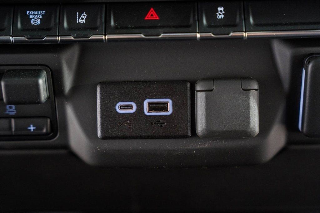 2025 Chevrolet Silverado 2500HD 4WD Crew Cab 172" Work Truck - 22996117 - 28