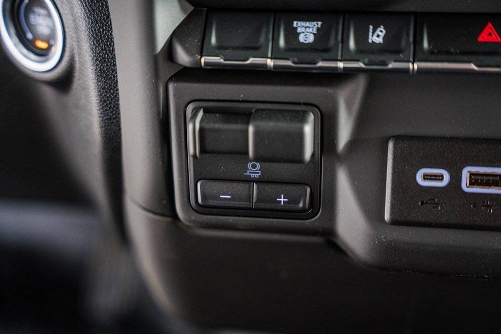 2025 Chevrolet Silverado 2500HD 4WD Crew Cab 172" Work Truck - 22996117 - 29