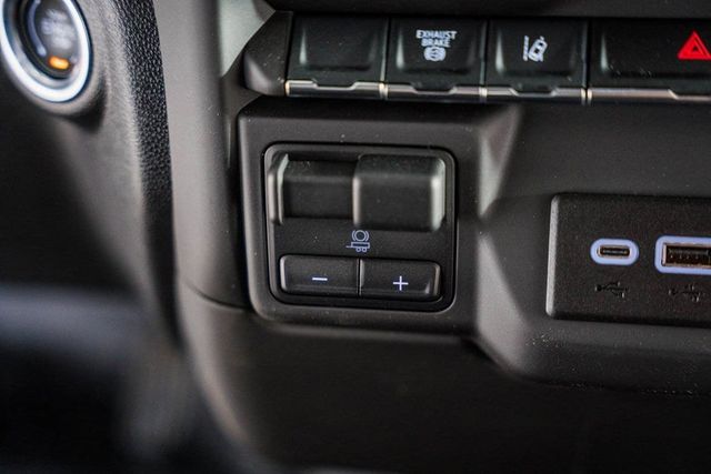 2025 Chevrolet Silverado 2500HD 4WD Crew Cab 172" Work Truck - 22996117 - 29