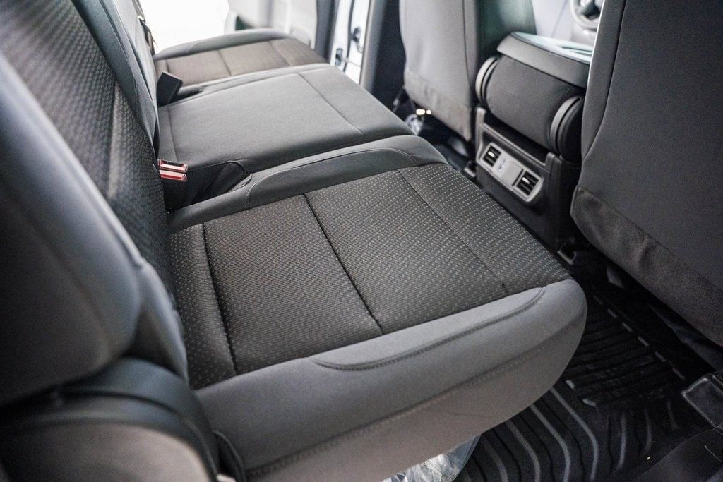 2025 Chevrolet Silverado 2500HD 4WD Crew Cab 172" Work Truck - 22996117 - 37