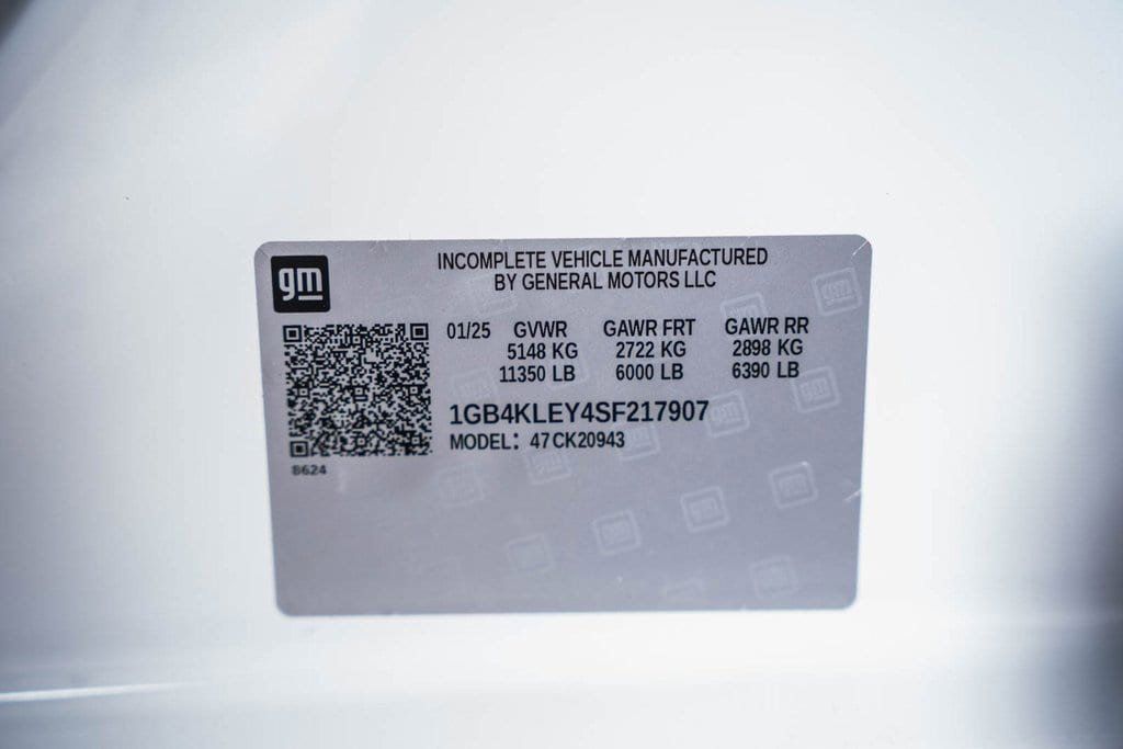 2025 Chevrolet Silverado 2500HD 4WD Crew Cab 172" Work Truck - 22996117 - 42