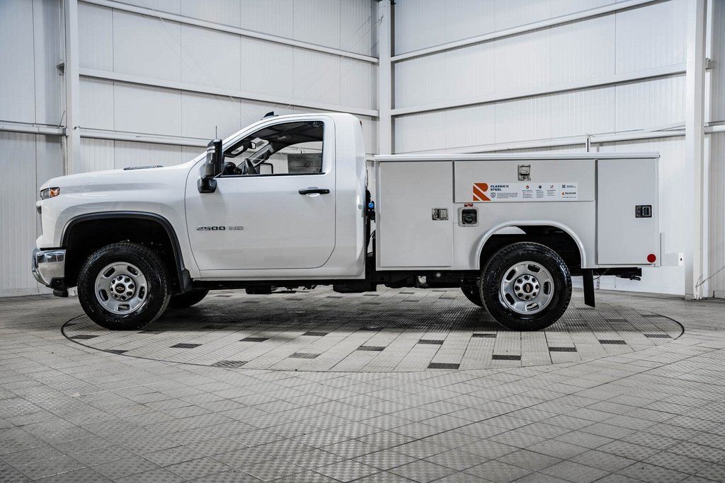2025 Chevrolet Silverado 2500HD Work Truck photo 4