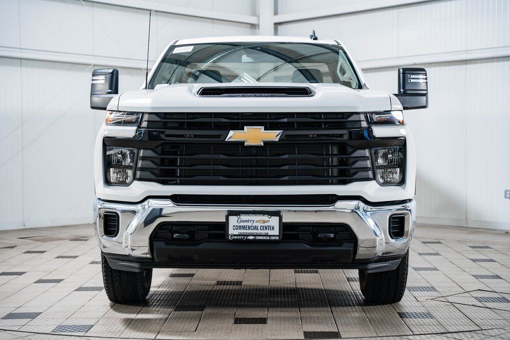 2025 Chevrolet Silverado 2500HD Work Truck photo 2