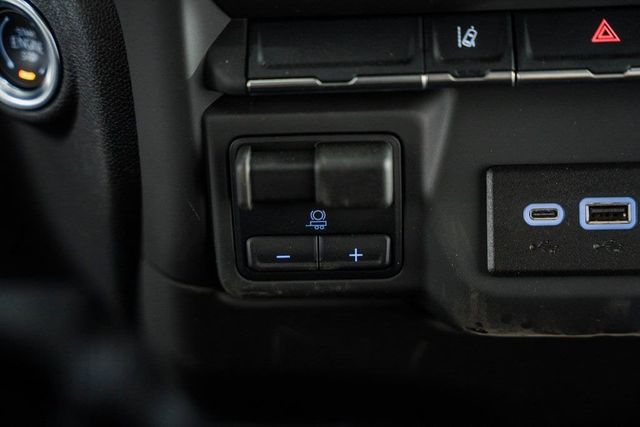 2025 Chevrolet Silverado 2500HD 4WD Reg Cab 142" Work Truck - 22868295 - 32