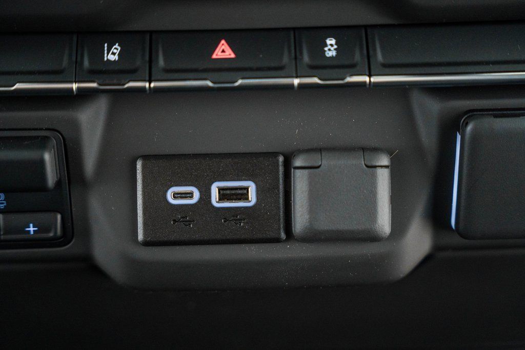 2025 Chevrolet Silverado 2500HD 4WD Reg Cab 142" Work Truck - 22868296 - 31