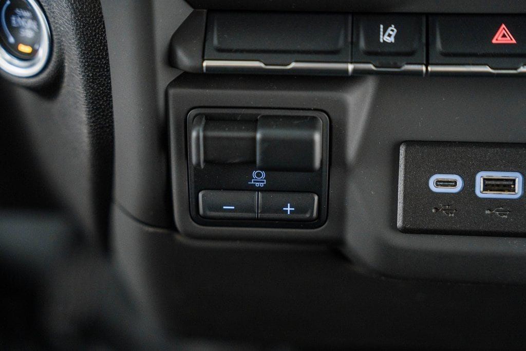 2025 Chevrolet Silverado 2500HD 4WD Reg Cab 142" Work Truck - 22868296 - 32