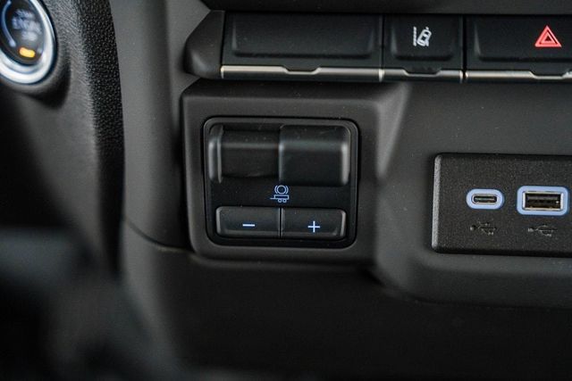 2025 Chevrolet Silverado 2500HD 4WD Reg Cab 142" Work Truck - 22868296 - 32