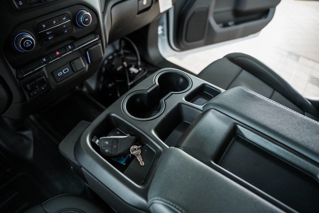 2025 Chevrolet Silverado 2500HD 4WD Reg Cab 142" Work Truck - 22868296 - 33