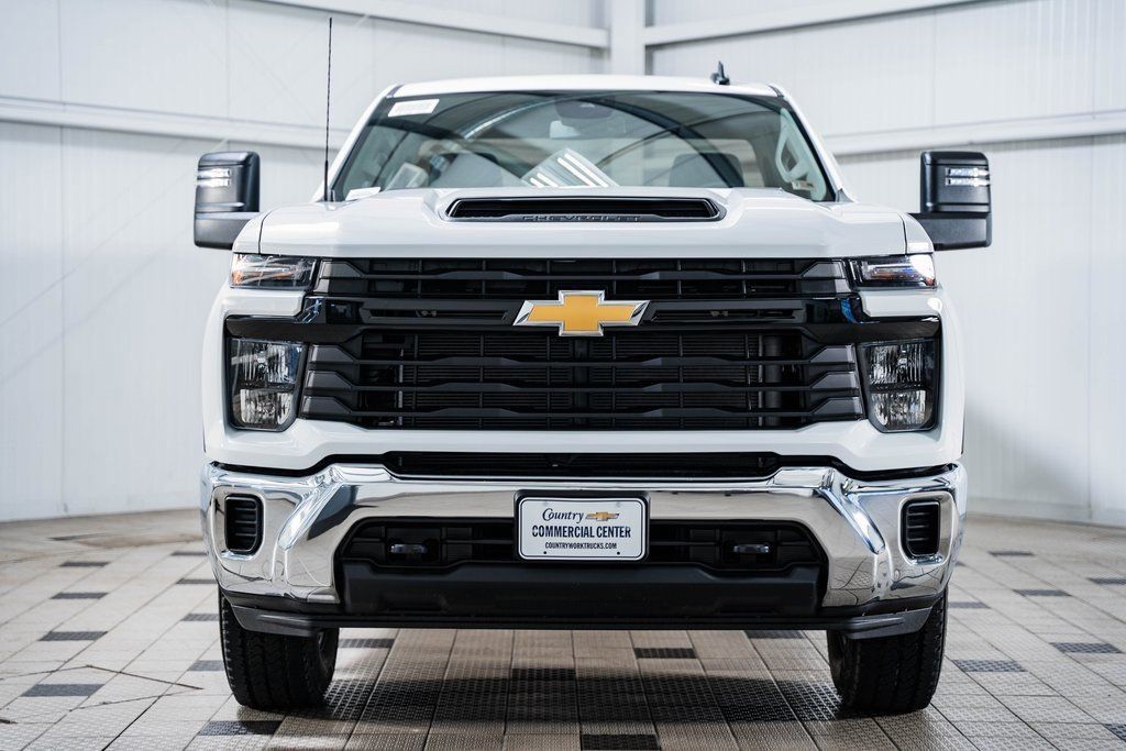 2025 Chevrolet Silverado 2500HD Work Truck photo 2