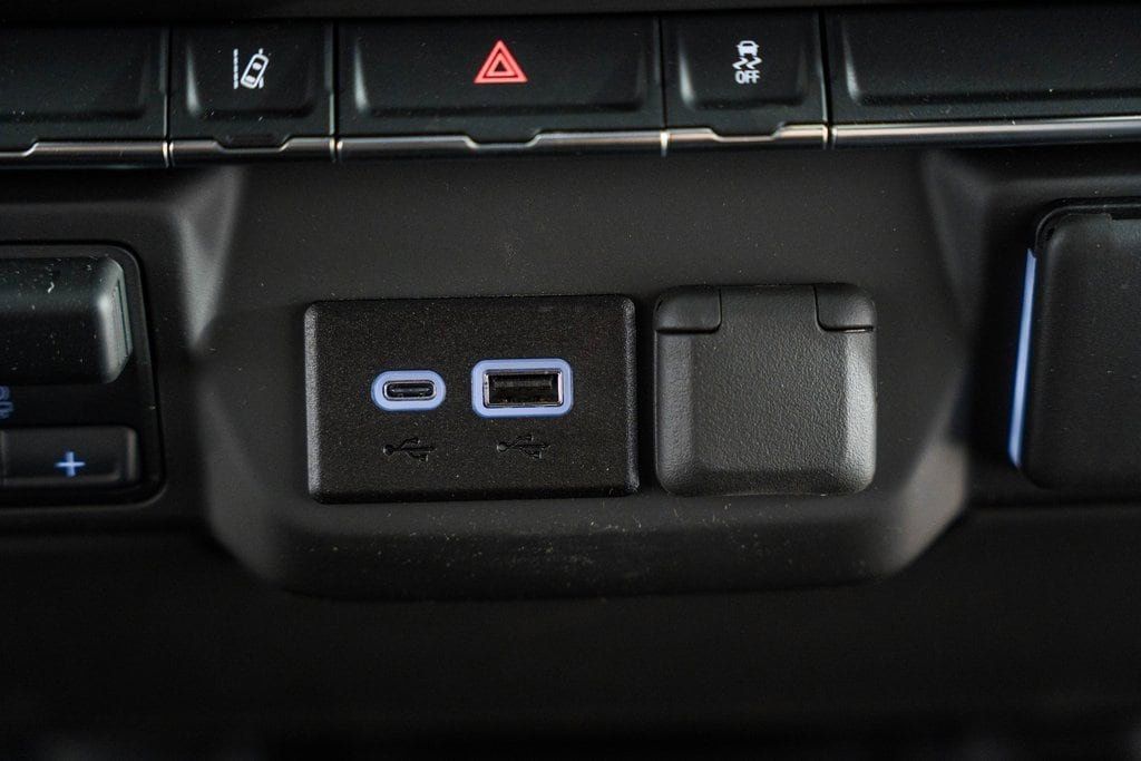 2025 Chevrolet Silverado 2500HD 4WD Reg Cab 142" Work Truck - 22874256 - 31