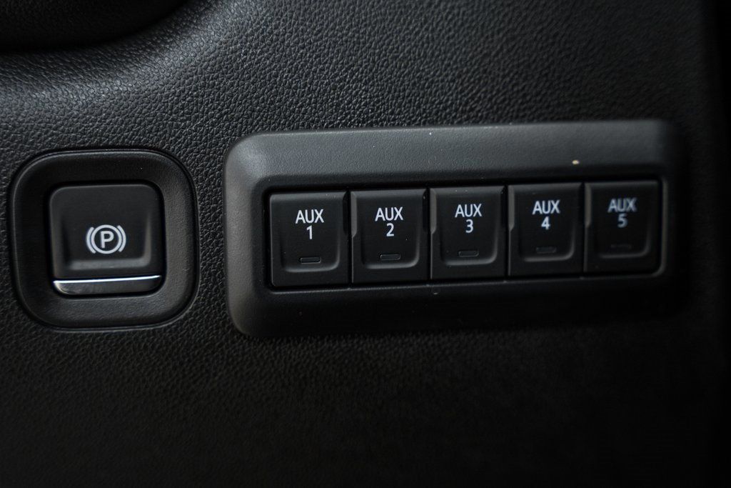 2025 Chevrolet Silverado 2500HD 4WD Reg Cab 142" Work Truck - 22995480 - 39