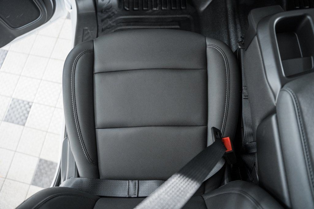 2025 Chevrolet Silverado 3500 HD WT - 22868302 - 32