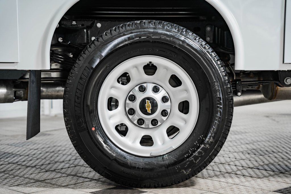 2025 Chevrolet Silverado 3500 HD WT - 22868310 - 21