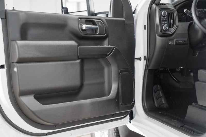 2025 Chevrolet Silverado 3500 HD WT - 22951138 - 39