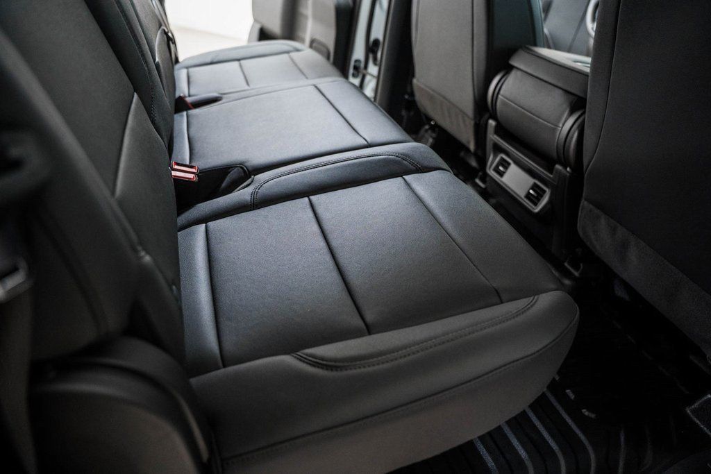 2025 Chevrolet Silverado 3500 HD WT - 22954951 - 34