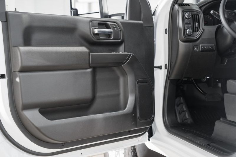 2025 Chevrolet Silverado 3500 HD WT - 22974748 - 39