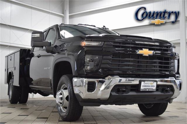 2025 Chevrolet Silverado 3500 HD Chassis Cab Work Truck - 22868322 | Video 1