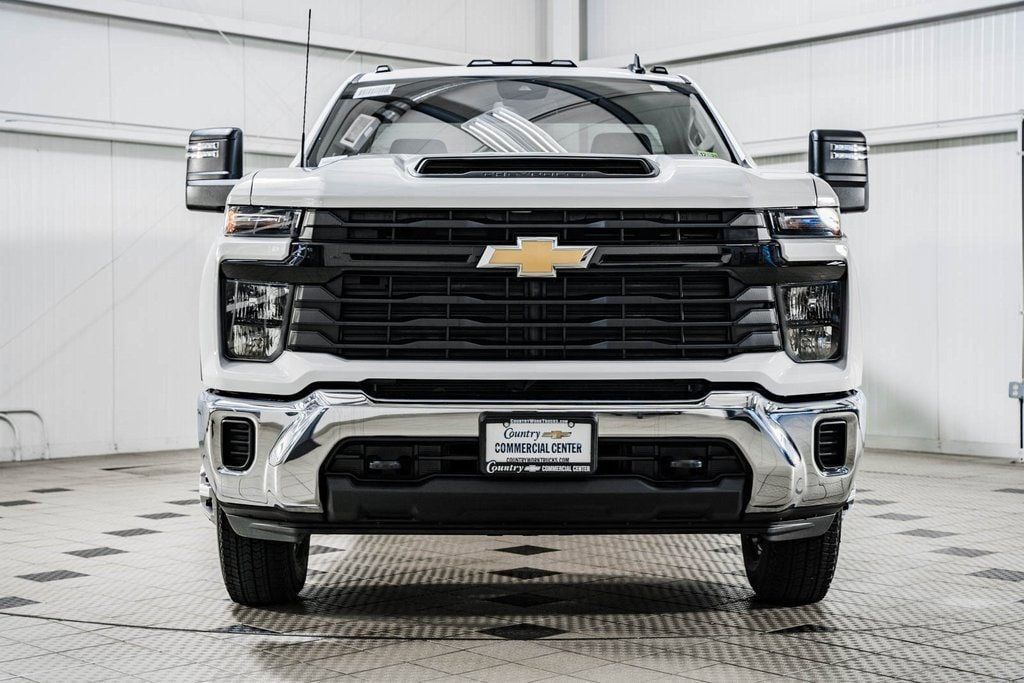 2025 Chevrolet Silverado 3500HD Work Truck photo 2