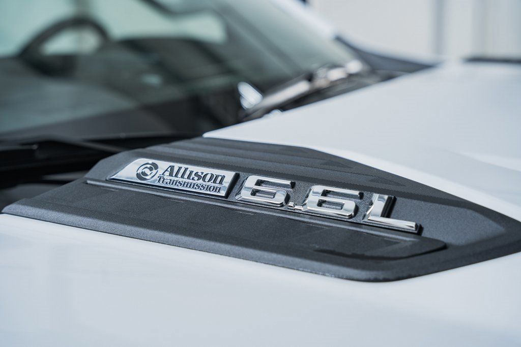 2025 Chevrolet Silverado 3500 HD Chassis Cab Work Truck - 22868338 - 10