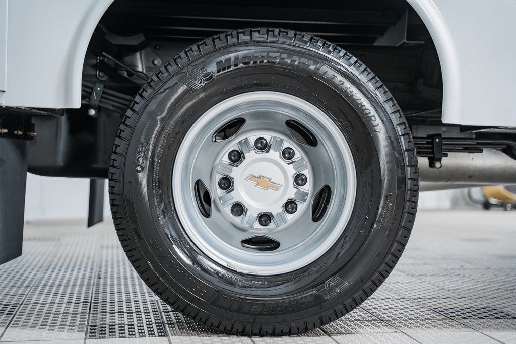 2025 Chevrolet Silverado 3500 HD Chassis Cab Work Truck - 22868338 - 16