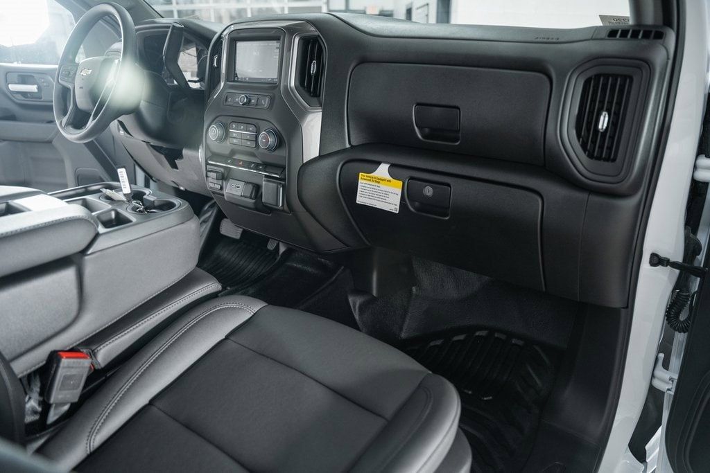 2025 Chevrolet Silverado 3500 HD Chassis Cab Work Truck - 22868338 - 23