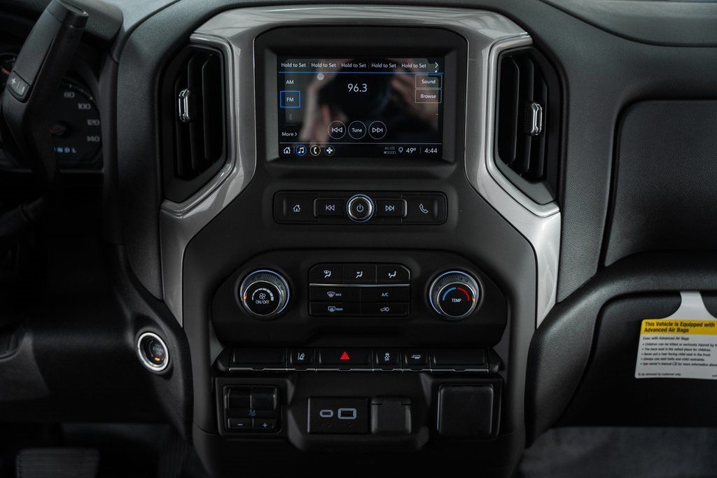 2025 Chevrolet Silverado 3500 HD Chassis Cab Work Truck - 22868338 - 24