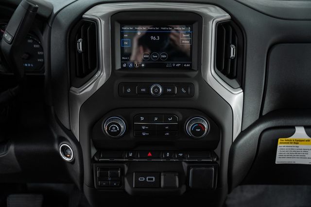 2025 Chevrolet Silverado 3500 HD Chassis Cab Work Truck - 22868338 - 24