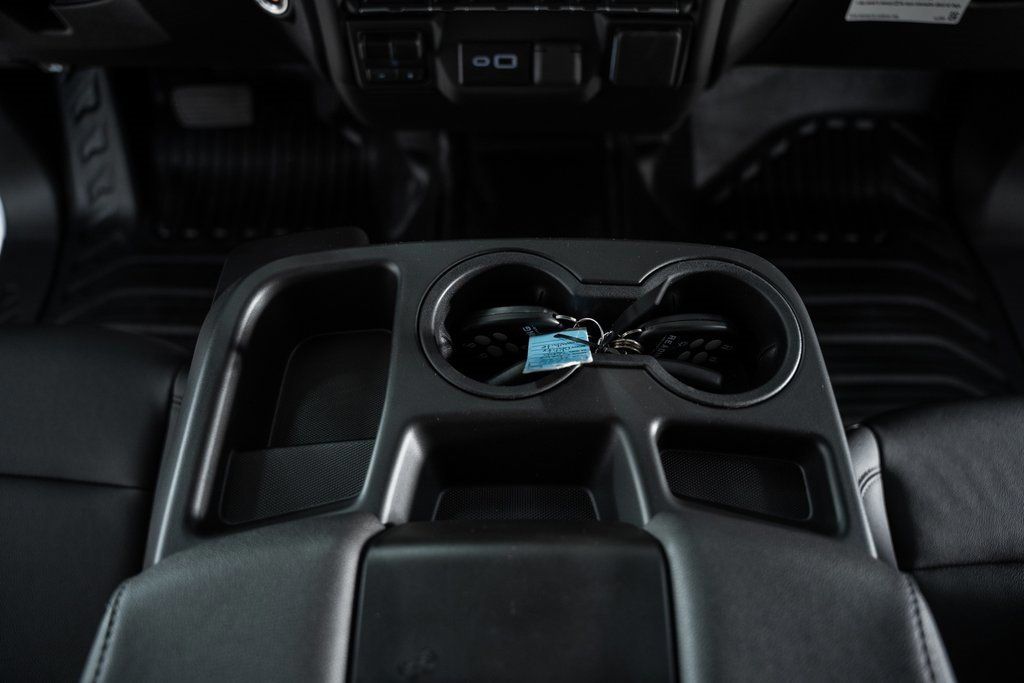 2025 Chevrolet Silverado 3500 HD Chassis Cab Work Truck - 22868338 - 32