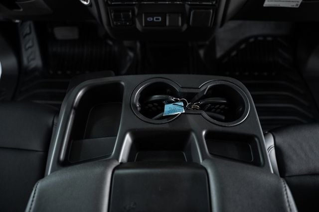 2025 Chevrolet Silverado 3500 HD Chassis Cab Work Truck - 22868338 - 32