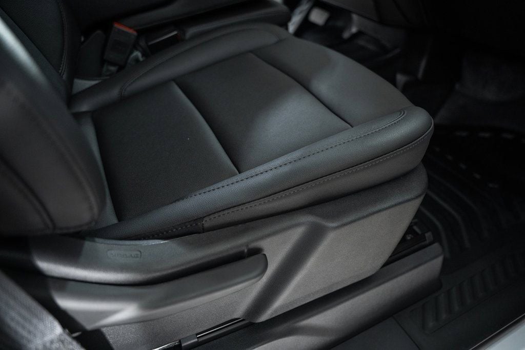 2025 Chevrolet Silverado 3500 HD Chassis Cab Work Truck - 22868338 - 34