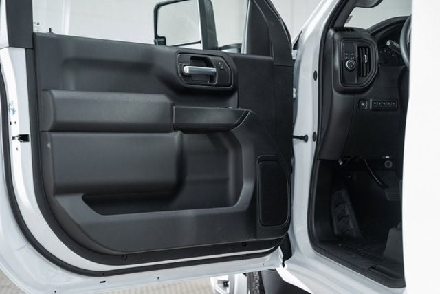 2025 Chevrolet Silverado 3500 HD Chassis Cab Work Truck - 22868338 - 35