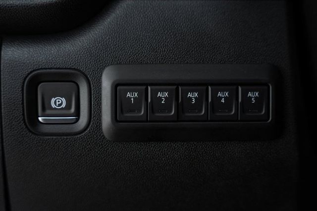 2025 Chevrolet Silverado 3500 HD Chassis Cab Work Truck - 22868338 - 37