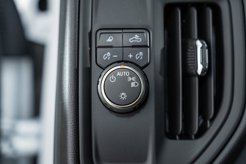 2025 Chevrolet Silverado 3500 HD Chassis Cab Work Truck - 22868338 - 38